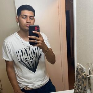 Meet your Posher, Esteban